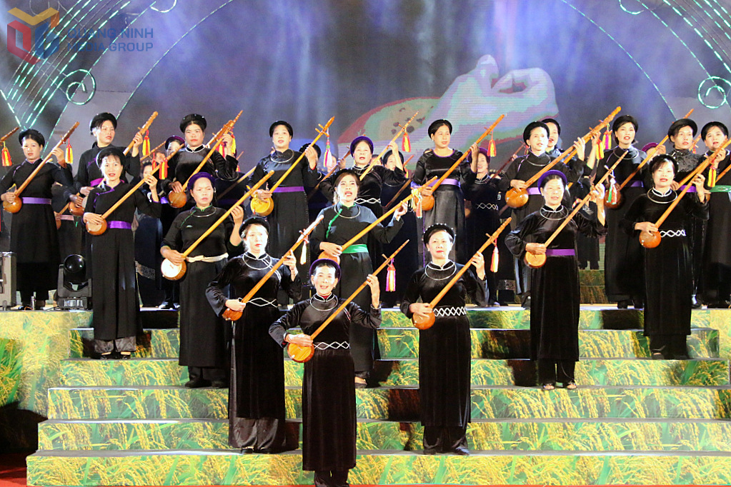 Ảnh với chú thích