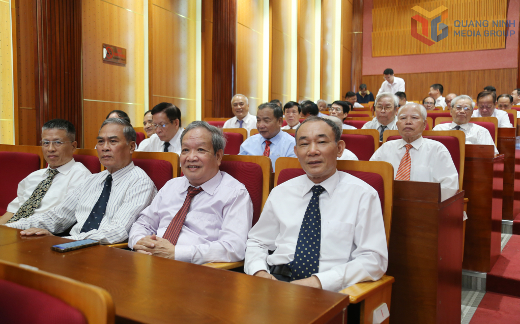 Các đại biểu dự lễ kỷ niệm.