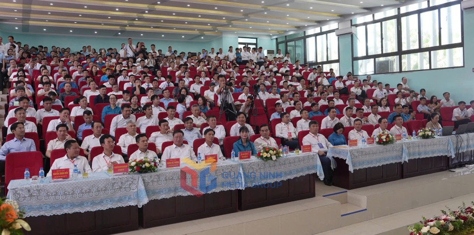 Các đại biểu tham dự hội thi.