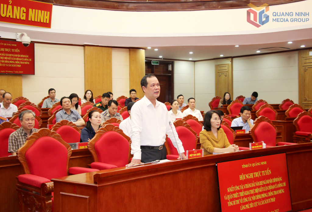 Đồng chí Điệp Văn Chiến, Trưởng Ban Nội chính Tỉnh ủy, phát biểu tại Hội nghị trực tuyến toàn quốc sơ kết 6 tháng đầu năm về công tác nội chính Đảng tại điểm cầu Quảng Ninh (ngày 10/7/2025).
