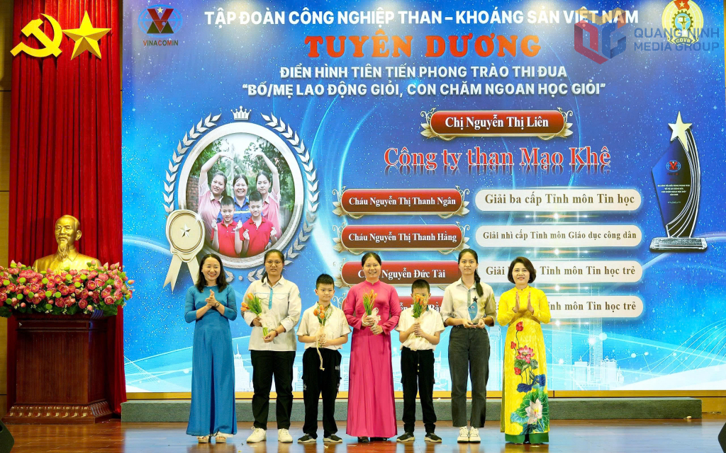 Gia đình chị Nguyễn Thị Liên, Công ty Than Mạo Khê vinh dự được tuyên dương tại 