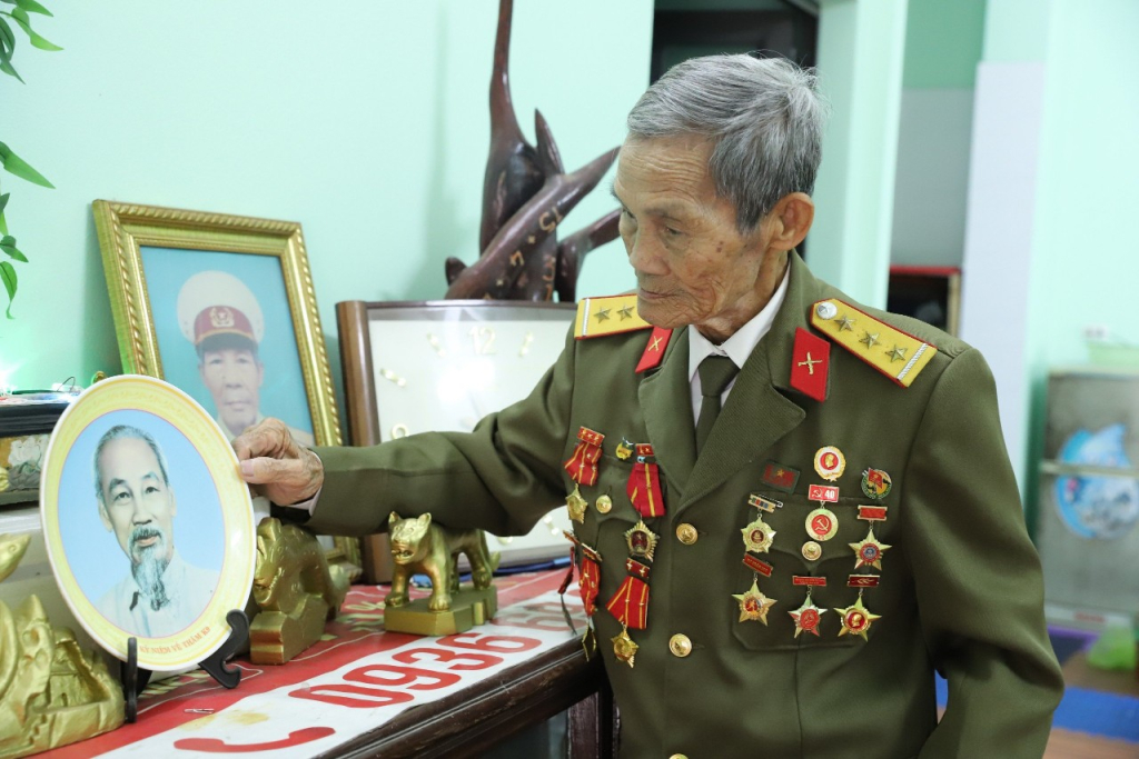 Ảnh với chú thích