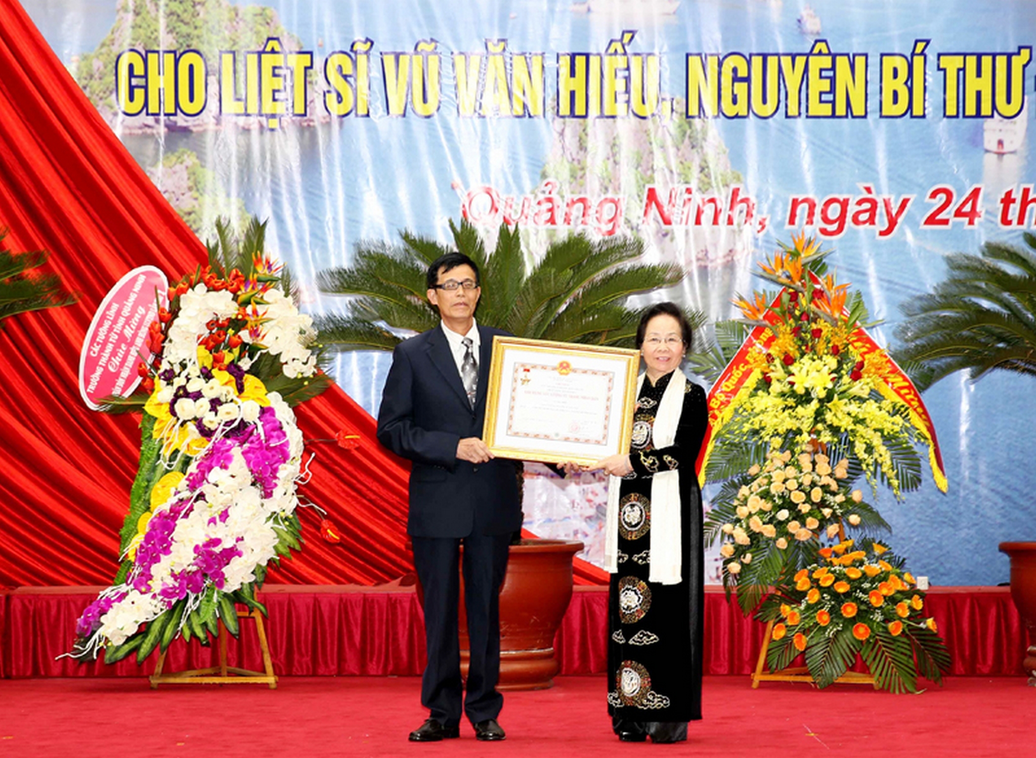 Ảnh với chú thích