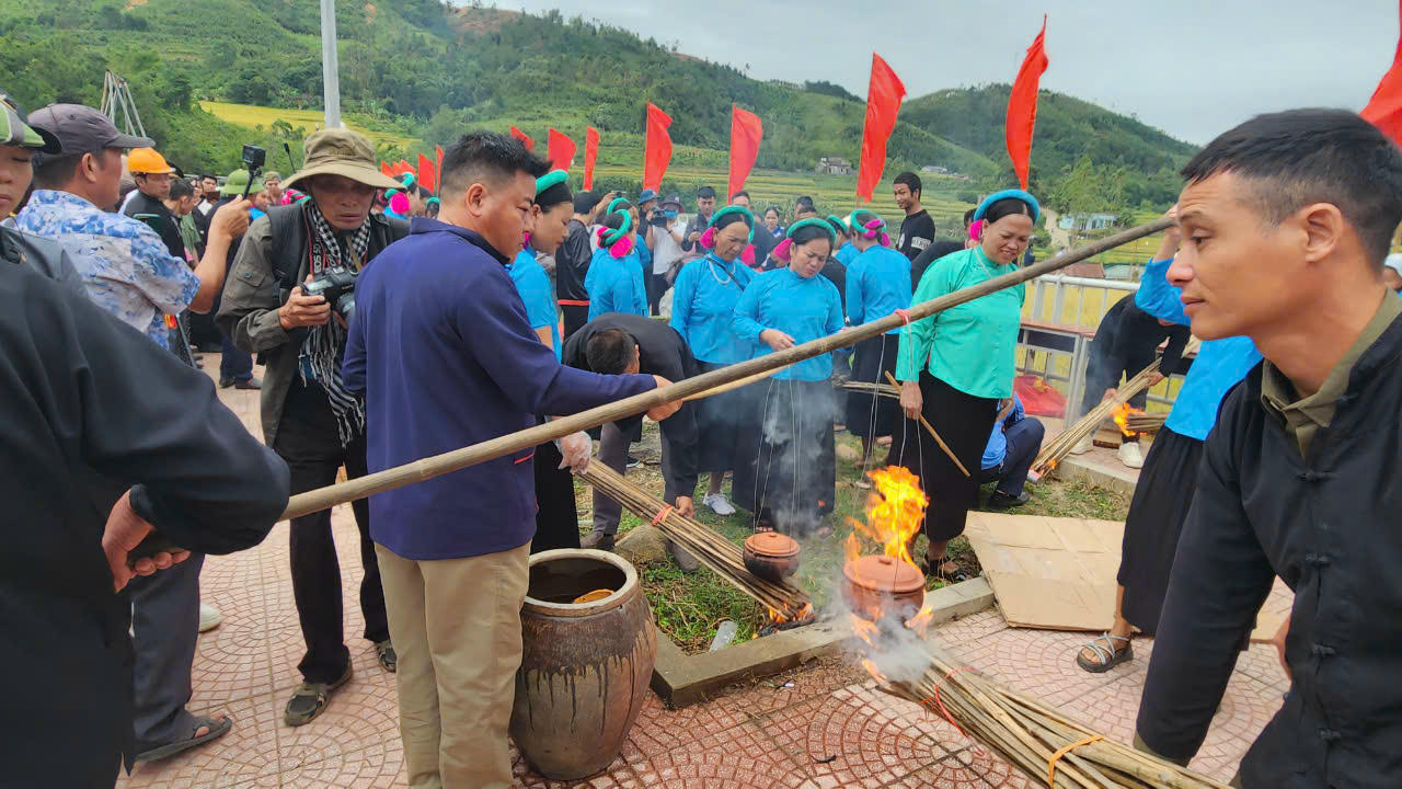 Ảnh với chú thích