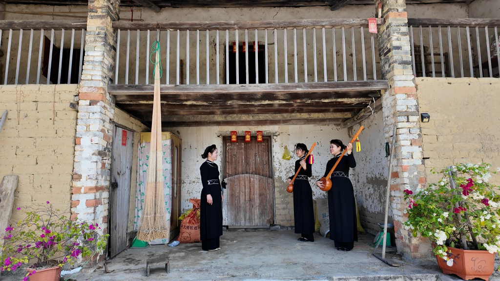Ảnh với chú thích