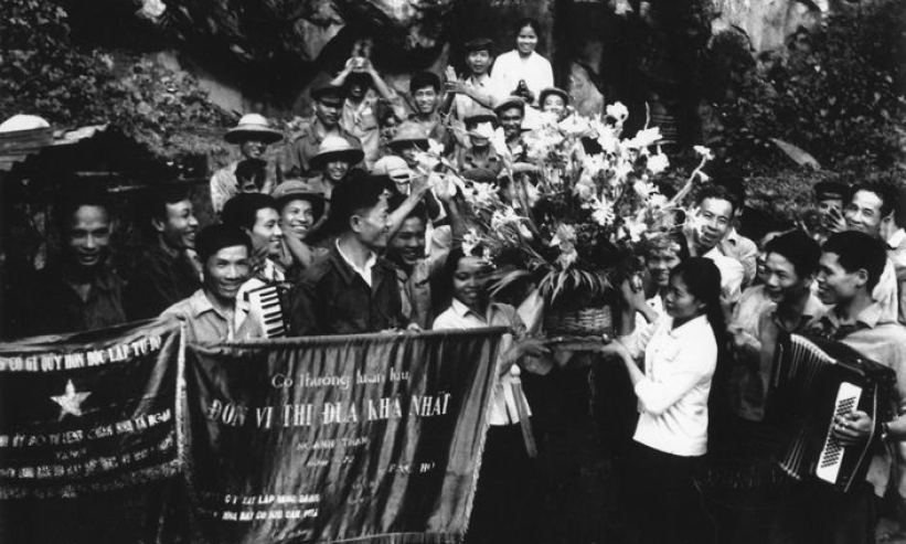 Ảnh với chú thích