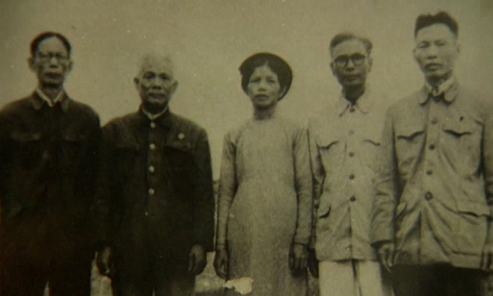 Ảnh với chú thích