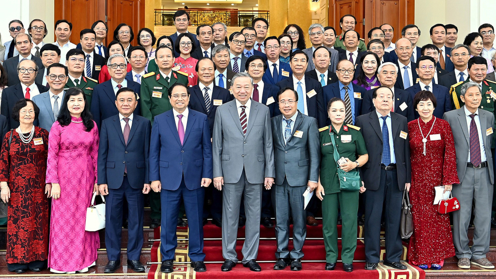 Ảnh với chú thích
