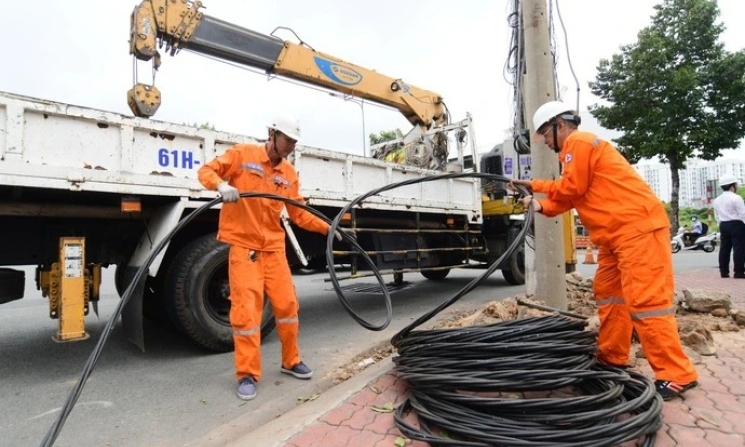 EVN vay nợ hơn 324.000 tỉ đồng, lãi phải trả cũng hàng chục nghìn tỉ, ai là chủ nợ lớn?