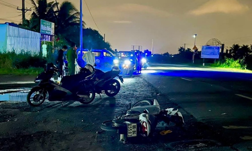 Cụ ông 84 tuổi tử vong sau khi va chạm với xe máy ngay trước cửa nhà