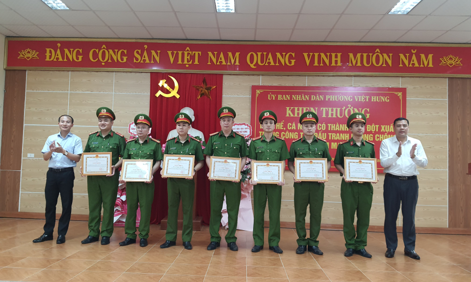 Phường Việt Hưng tổ chức Ngày hội toàn dân bảo vệ an ninh Tổ quốc và hội nghị “Công an lắng nghe ý kiến nhân dân”