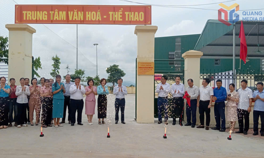 Phường Hiệp Hòa gắn biển các công trình chào mừng Đại hội Đảng 