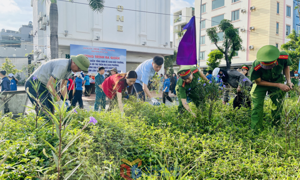 Phường Hà Lầm: Gần 1.000 người ra quân tổng vệ sinh môi trường chào mừng Đại hội Đảng bộ phường 