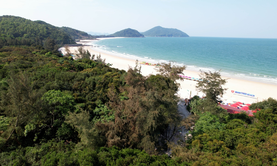 越南拜子龙湾：云海翠林共缱绻