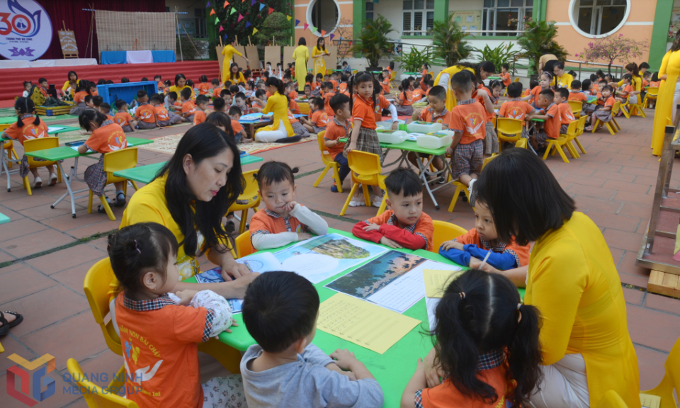 Xây dựng đội ngũ giáo viên chất lượng và ổn định