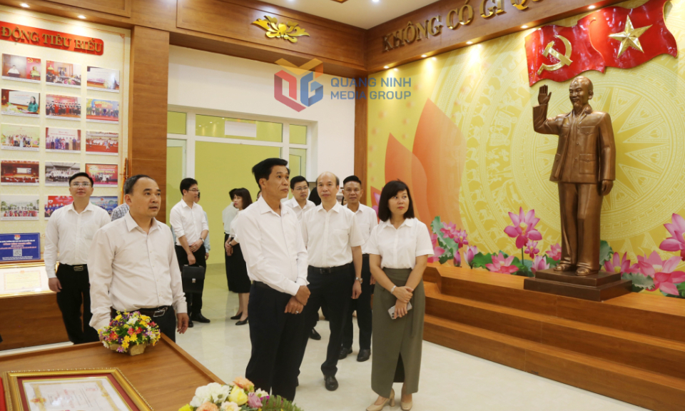 Đổi mới công tác học tập, giáo dục lý luận chính trị