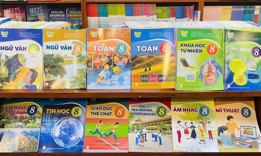 Giảm giá sách giáo khoa cho năm học mới 2025-2026
