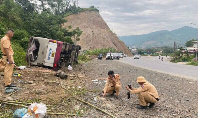 Lật xe khách tại dốc Cun, 1 người tử vong