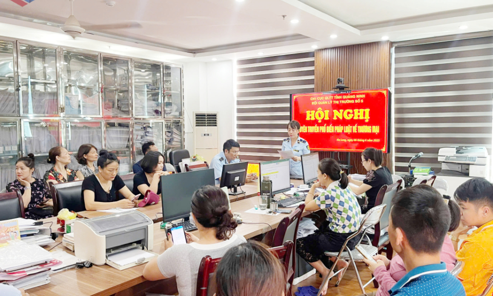 Đẩy mạnh tuyên truyền các quy định của pháp luật về kinh doanh, thương mại