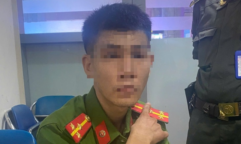 Bị tạm giữ vì giả danh công an, mặc quân phục vào sân bay Đà Nẵng