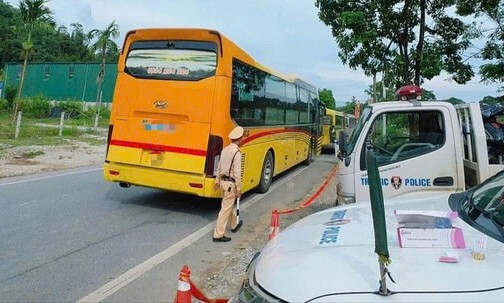 Hai xe khách chở quá 23 người bị phạt 140 triệu đồng ở Phú Thọ