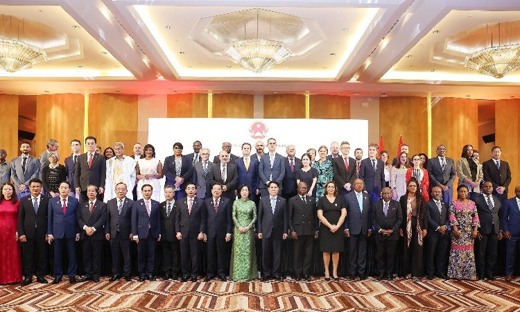 Chủ tịch nước dự lễ kỷ niệm 50 năm thiết lập quan hệ ngoại giao Việt Nam-Angola