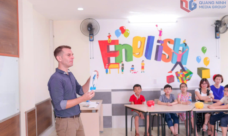 Sôi động các lớp học ngoại ngữ trong dịp hè