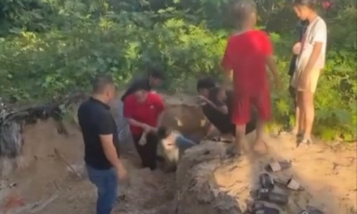Tài xế Tí Hon cùng du khách cứu thoát bé trai bị vùi trong cát ở Côn Đảo