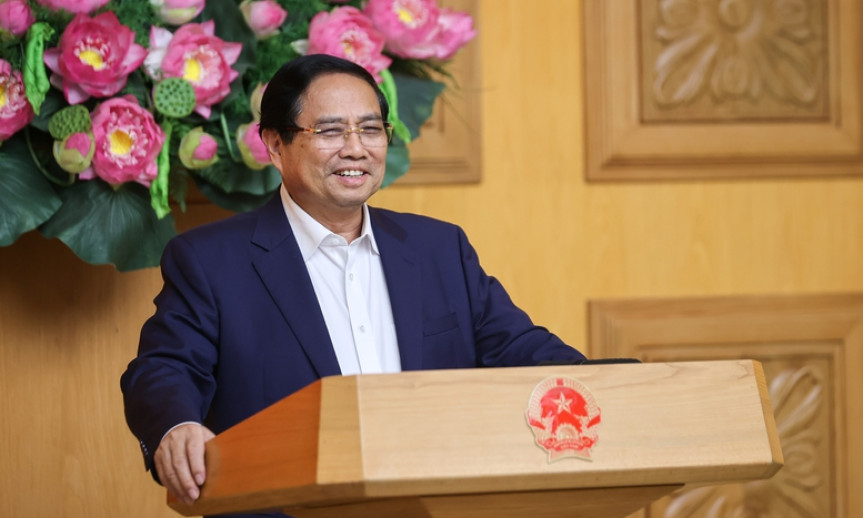 Thủ tướng: Thúc đẩy các phong trào thi đua nước rút và làm tốt công tác khen thưởng nhân dịp các sự kiện trọng đại