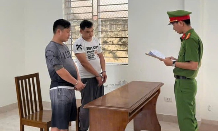 Bắt hai đối tượng giả danh công an, cướp tài sản tại tụ điểm đánh bạc ở Đà Nẵng