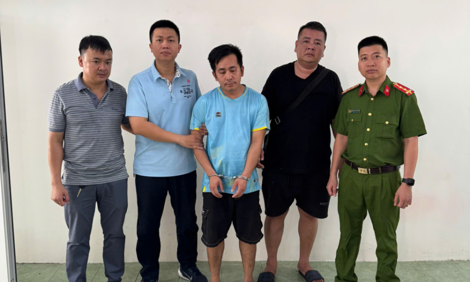 Bắt giữ đối tượng truy nã về tội “Tổ chức cho người khác nhập cảnh trái phép”