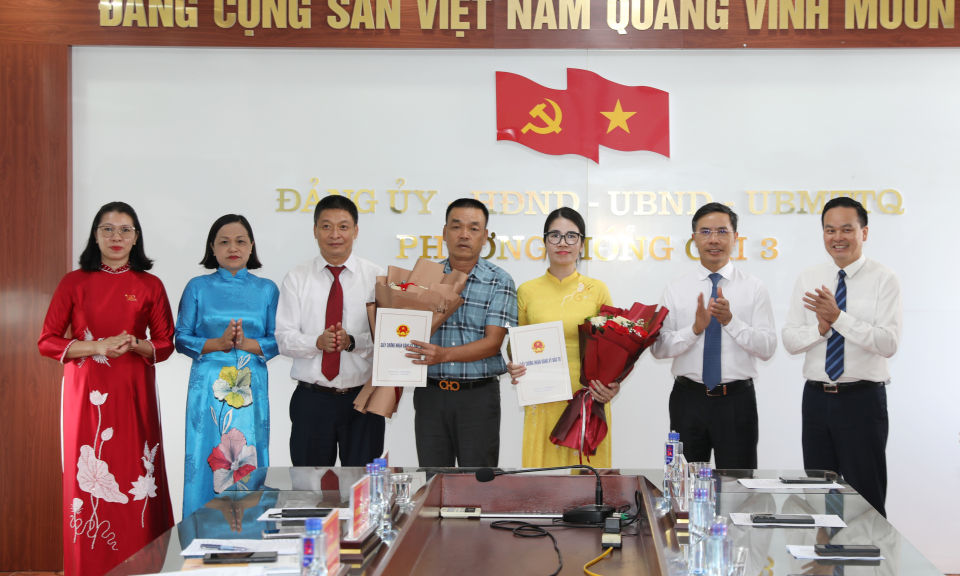 Quảng Ninh trao giấy chứng nhận đầu tư cho 2 dự án với tổng vốn gần 1.200 tỷ đồng