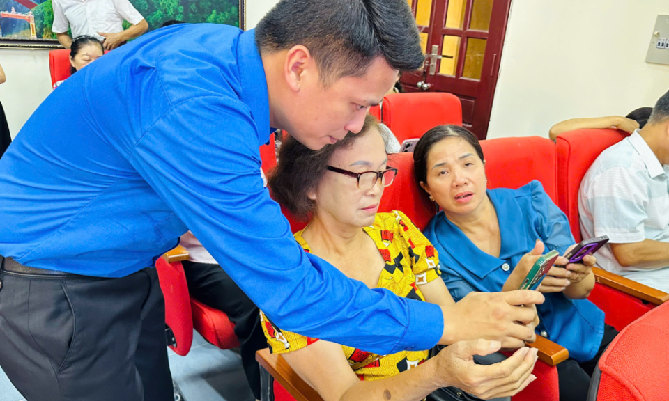 Đưa lớp “Bình dân học vụ số” về khu dân cư