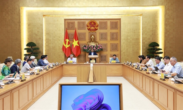 PM calls for private sector's stronger efforts to drive economic growth
