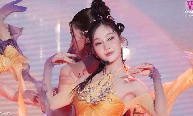 Em xinh say hi lạ quá: Bắc thang lên hỏi ông trời của đội Bích Phương điểm thấp nhưng người xem cao