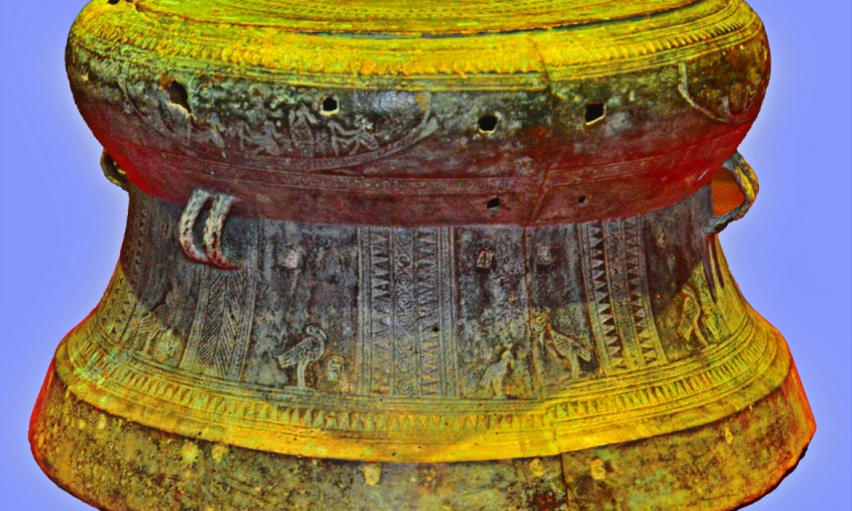 Về hai chiếc trống đồng ở Quảng Ninh