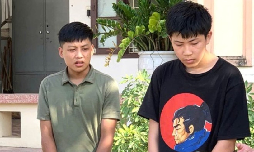 Bắt giữ 2 đối tượng vào cửa hàng điện thoại vờ mua rồi cướp ở Ninh Bình