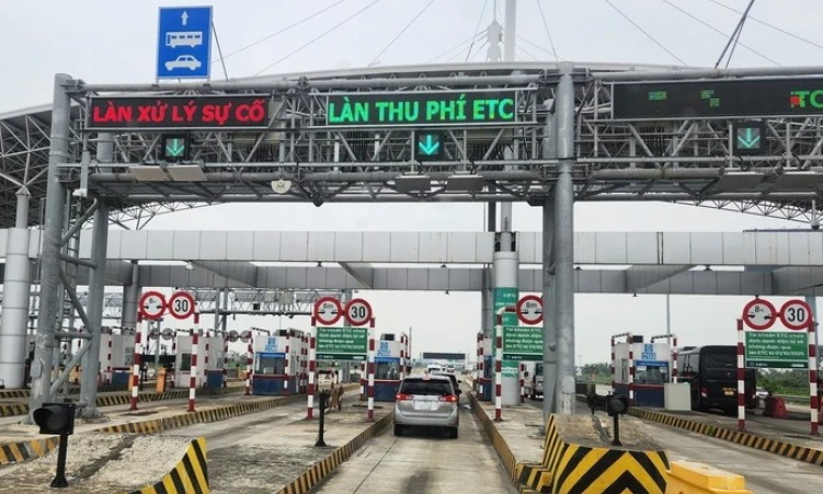 Từ 1/10, ô tô phải chuyển sang tài khoản giao thông để qua trạm thu phí