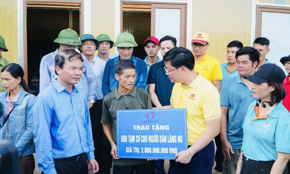 Quỹ Thiện Tâm đón nhận Huân chương Lao động hạng Nhất của Chủ tịch nước