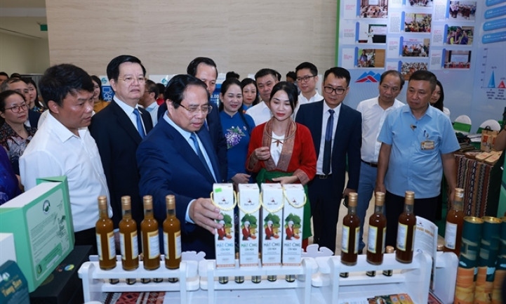 PM urges new thinking to boost mountainous area development