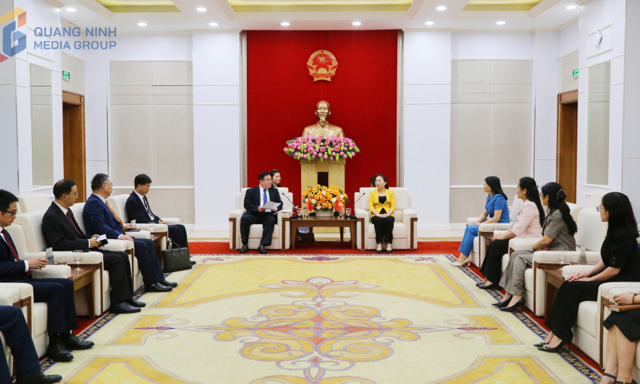 Lãnh đạo HĐND tỉnh tiếp xã giao đoàn công tác Đại hội Đại biểu nhân dân tỉnh An Huy (Trung Quốc)