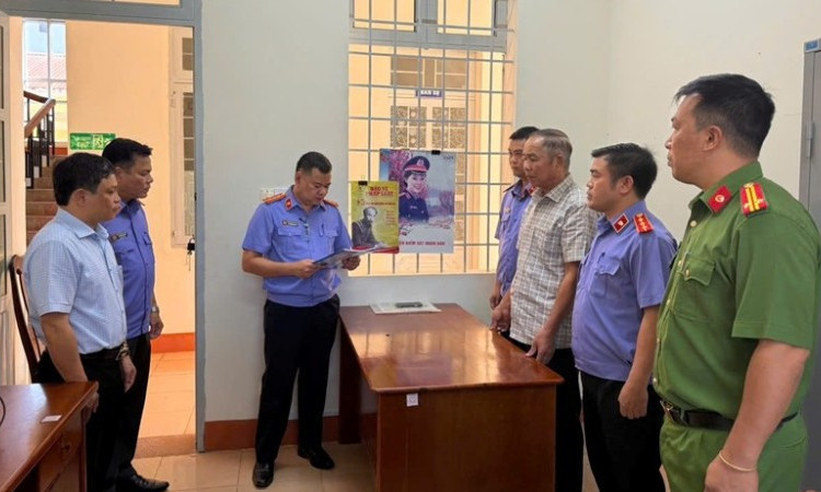 Khởi tố, bắt tạm giam một cựu Thẩm phán ở Đắk Lắk