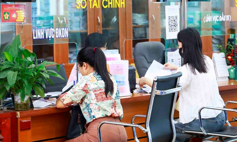 Bố trí cán bộ, công chức hỗ trợ người dân thực hiện dịch vụ công trực tuyến