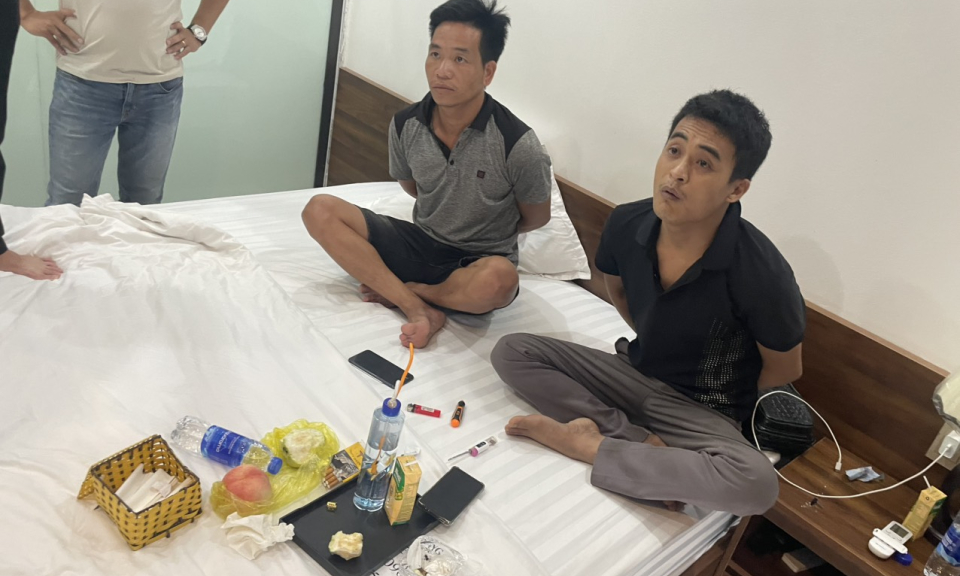 Bắt quả tang 2 đối tượng sử dụng trái phép chất ma túy tại nhà nghỉ