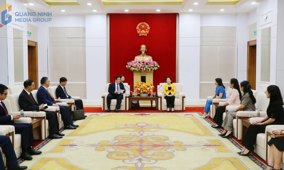 广宁省人民议会会见安徽省人大代表大会代表团