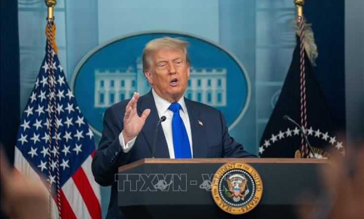Tổng thống Trump nêu lộ trình áp thuế mới với thép và chip bán dẫn