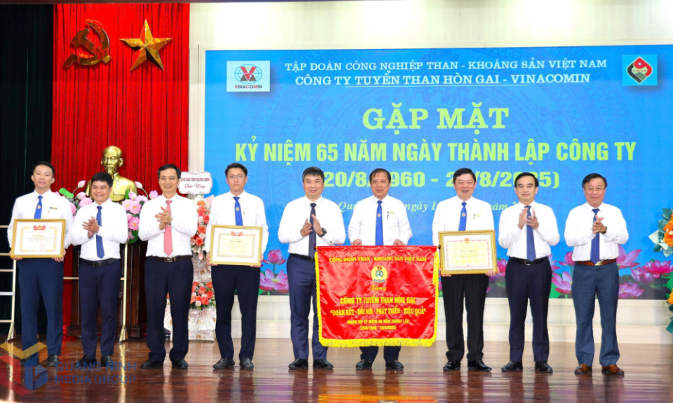 Công ty Tuyển than Hòn Gai gặp mặt kỷ niệm 65 năm ngày thành lập