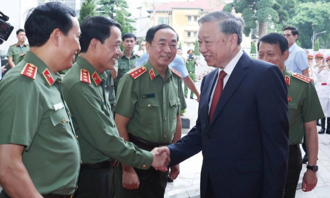 80 NĂM - VINH QUANG CÔNG AN NHÂN DÂN VIỆT NAM