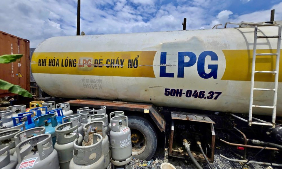 Đường dây sản xuất 1.000 tấn gas giả nhãn hiệu tại TPHCM bị triệt phá