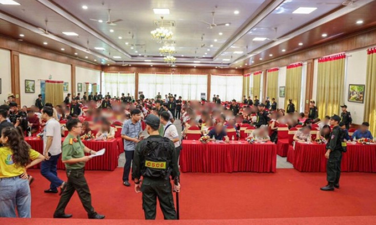 Hàng trăm chiến sĩ đồng loạt khám xét, phá ổ nhóm đa cấp lừa đảo, thu hồi hơn 1 triệu USD